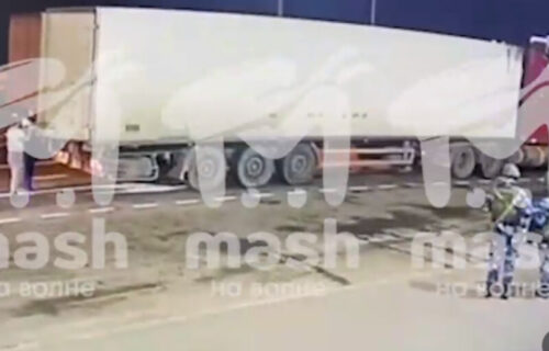 Objavljeni prvi snimci kamiona koji je EKSPLODIRAO na Krimskom mostu: Evo kako prolazi kontrolu (VIDEO)