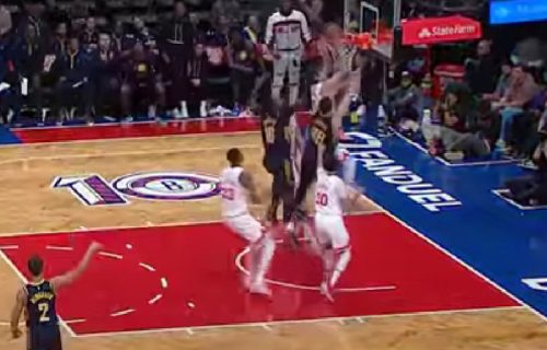 Ma, šta uradi, čoveče? Košarkaš Bruklina maestralno zakucao loptu u svoj koš! (VIDEO)