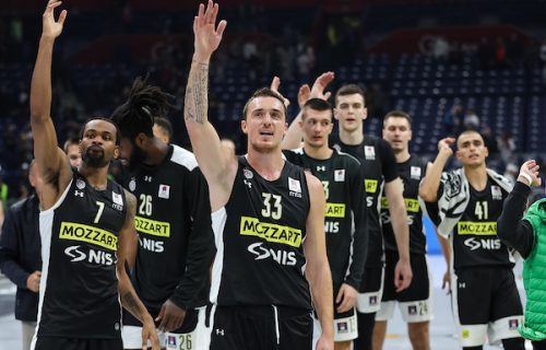 Presedan u srpskoj košarci: Partizan prvi put u crno-roze kombinaciji dresova!