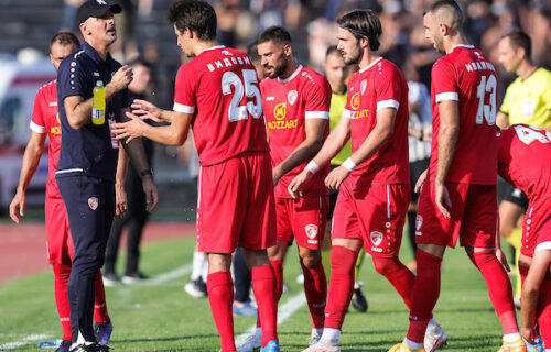 Južne vesti - Igrači i navijači FK Radnički Niš posle pobede u prvom meču  prvog kola kvalifikacija za Ligu Evrope protiv Gzira United F.C. (4:0) na  stadionu Čair.