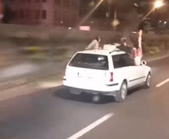 "Blago kući koju ove PROMAŠE": Beograđani zatečeni onim što su tri devojke RADILE u taksiju (VIDEO)