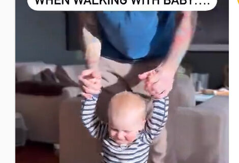 Mnogi roditelji greše kada drže bebu dok PROHODAVA: Da bi uvežbala balans, ovako je ispravno (VIDEO)