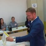 Draško Stanivuković posle Tanje Savić viđen sa POZNATOM pevačicom: Pojavili se zajedno na GLASANJU