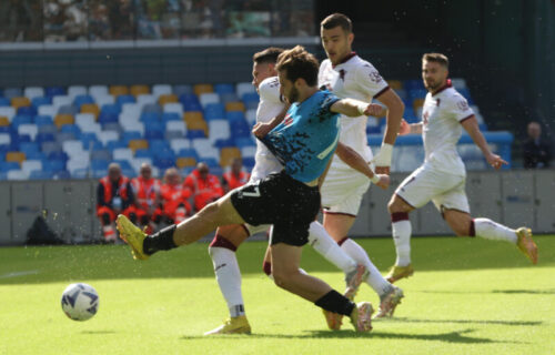 Napoli razbio srpski Torino: Vanja tri puta vadio loptu iz mreže! (VIDEO)