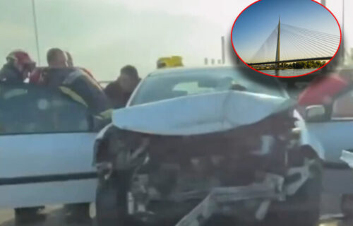 TEŠKA NESREĆA na mostu na Adi: Automobil sleteo sa puta i udario u bankinu