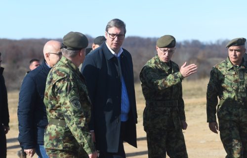 Predsednik odgovorio na sumanute napade: Ja uništavam STRANE dronove, a Ponoš je uništavao NAŠE tenkove!