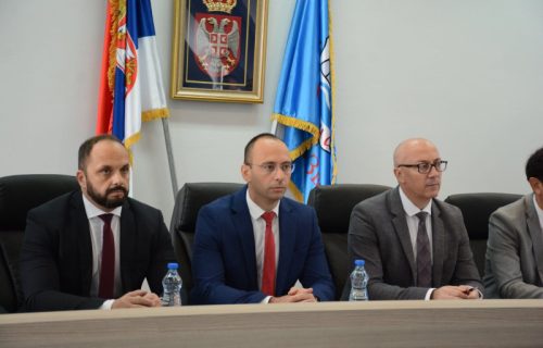 NEMAJU KUD: Poslanici Srpske liste vratili mandate Skupštini lažne države Kosovo