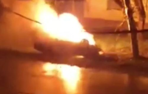 DRAMA kod Apatina: Komšije spasile vozača automobila koji se ZAPALIO nakon sudara (VIDEO)