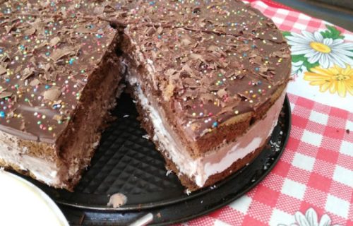 Jednostavna, jeftina i za svaku priliku: Vrhunska čokoladna torta (RECEPT+VIDEO)