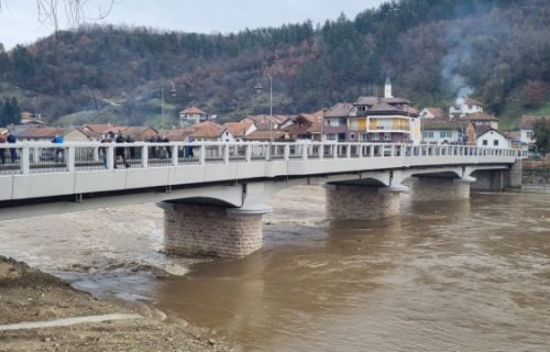 POPLAVA u Prijepolju: Ponovo se IZLILA reka Lim, voda preti da uđe u kuće (FOTO+VIDEO)