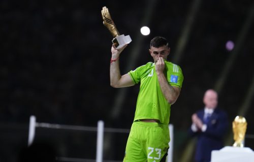 Martinez opet ismevao Mbapea: Scena sa dočeka u Buenos Ajresa koja se ne dopada svima (FOTO)