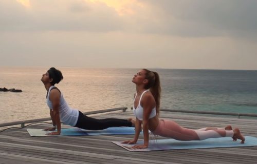 Snaga, istezanje i opuštanje: 30 minuta joga vežbi za celo telo (VIDEO)