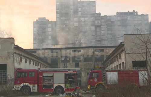 Lokalizovan POŽAR u Bulevaru despota Stefana: Vatrogasne ekipe na terenu, u toku DOGAŠIVANJE