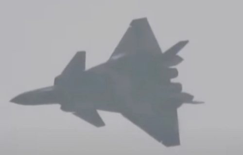 USLIKAN: Kineski "nevidljivi" borbeni avion j-20 odao sam sebe (FOTO)