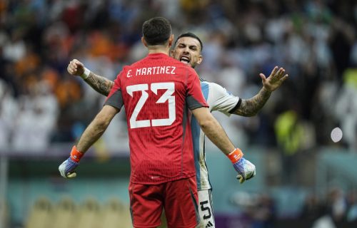 Martinez iz petnih žila psovao Van Gala, pa izneo strašne optužbe na račun sudije! (VIDEO)
