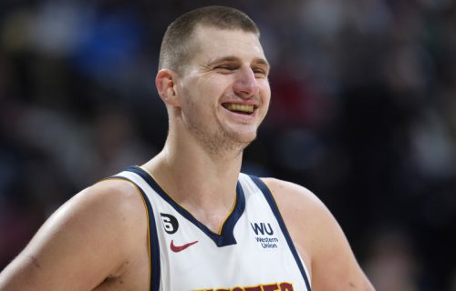 Izluđuje ih! Jokić prodao Kariju "jeftin" trik sa basketa (VIDEO)