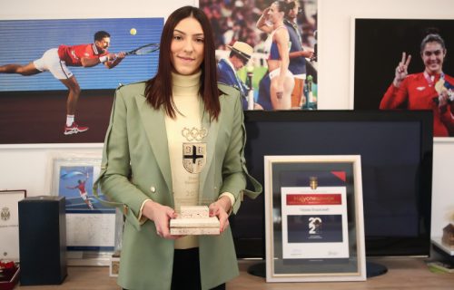 Zlatna Tijana Bošković: Odbojkašica prva ponela novonastalu nagradu Olimpijskog komiteta!