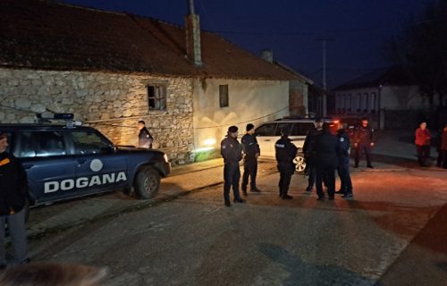 NOVI TEROR! Kurti poslao policiju da Srbima zapleni vino: Narod se okupio da odbrani komšiju (FOTO)