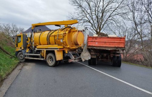 Dosta im Kurtijevog ZULUMA! Srbi na barikadama, hoće da spreče da Pantića prebace u Prištinu (FOTO)