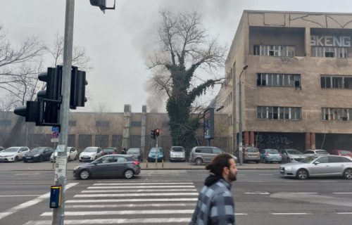 Izbio POŽAR u centru Beograda: CRNI dim se širi, vatrogasci stigli na lice mesta (FOTO+VIDEO)