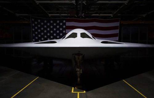 Amerika prikazala novo oružje: Ovako izgleda NUKLEARNI bombarder B-21 Raider (FOTO+VIDEO)