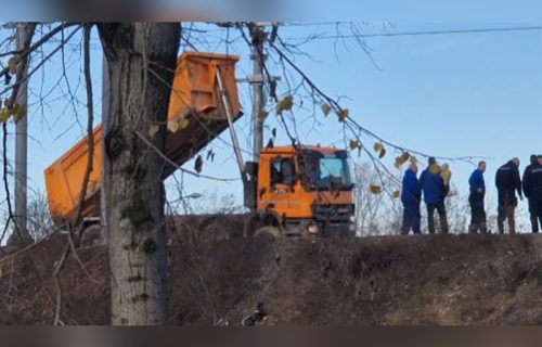 TRAGEDIJA na pruzi: Radnika UBILA struja, kamion zakačio visokonaponski vod (VIDEO)