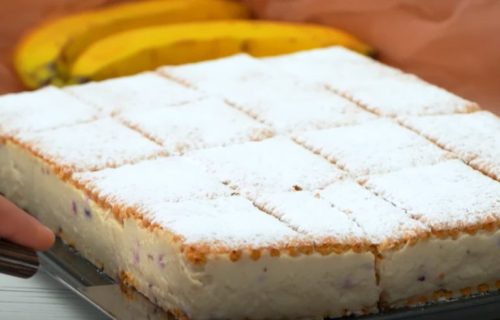 Keks torta sa filom od banane i bobičastog voća: Super kremasta i lagana (RECEPT+VIDEO)