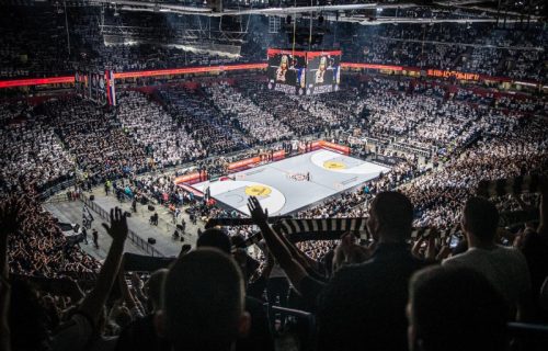 Natho i Rikardo oduševljeni navijanjem u Areni: Ovako nešto oni ne mogu da dožive na stadionu! (FOTO)