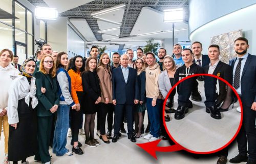 Putin u ŠTIKLAMA?! Slike ruskog predsednika izazvale ŠOK, svi gledaju u njegove noge (FOTO)