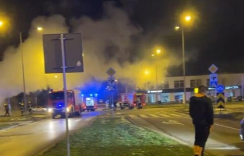 EKSPLOZIJA u Novom Sadu, automobil se zakucao u kamion: Najmanje jedna osoba POGINULA (VIDEO)