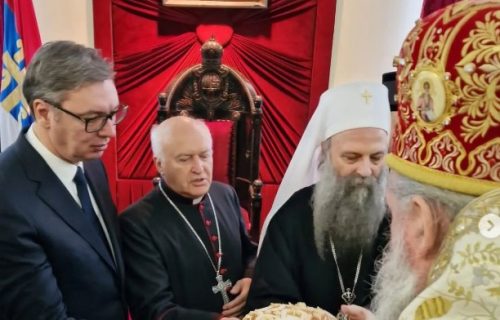 "Čestitao sam Porfiriju krsnu slavu Svetog Jovana": Vučić pravoslavnim vernicima poželeo ZDRAVLJE (FOTO)