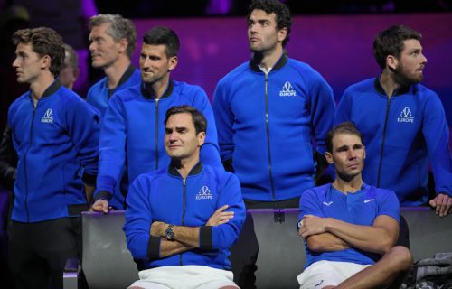 Nije mogao bez reketa: Rodžer Federer ponovo na terenu (FOTO)