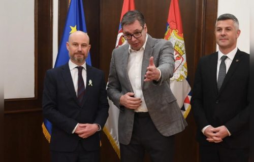 Nastavljaju se PRITISCI na Srbiju: Vučić pažljivo saslušao Bilčika i Nemeca i ODGOVORIO IM