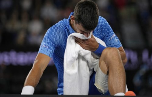 Novak progovorio o povredi nakon pobede: "Nije idealno, ali pronalazim način"