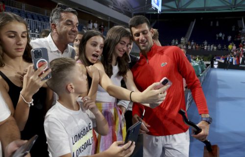 Nole, veliki si: Đoković oduševio srpsku decu u Adelejdu, gledajte samo ove osmehe! (FOTO)