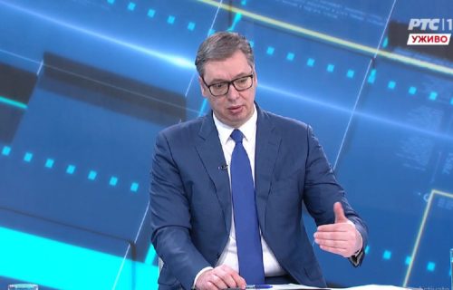 Vučić u studio doneo naš NON PEJPR: Argumenti Srbije u pregovorima sa Prištinom na šest gusto kucanih strana