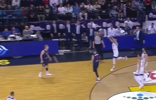 Grci nam dali koš sa skoro celog terena: Ovaj momenat je prelomio meč u Atini! (VIDEO)