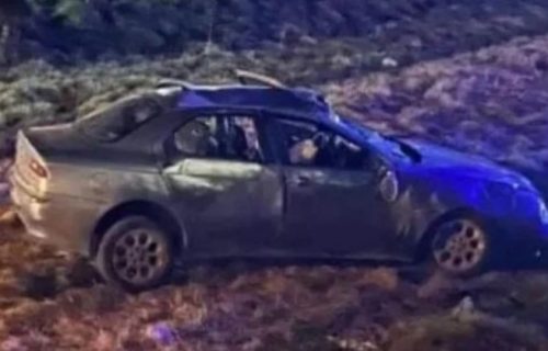 Auto sleteo u jarak, DVOJE DECE prebačeno u bolnicu: Detalji nesreće u Kraljevu, vatrogasci intervenisali