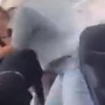 Snimak masovne tuče 15 ŽENA u avionu šokirao internet: Jedna završila golih grudi (VIDEO)