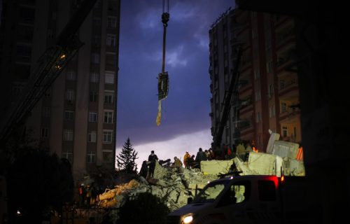 Danas se URUŠILA još jedna zgrada u Turskoj: Stravičane POSLEDICE razornog zemljotresa