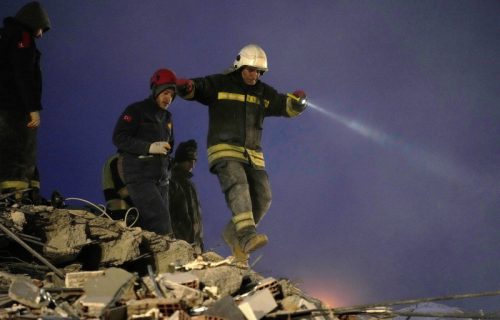 "Oseća se miris LEŠEVA, često nalazimo samo delove tela": Jezive scene posle zemljotresa u Turskoj