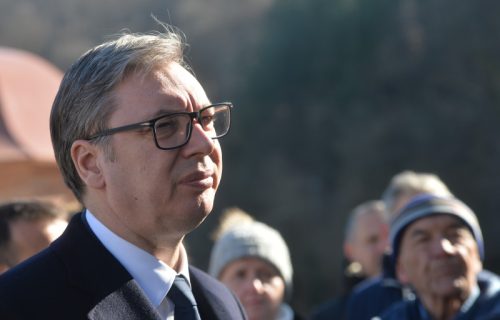 "Kuršumlijska banja, nekad i sad": Vučić pokazao kako je hotel "Planinka" izgledao 2009. godine (FOTO)