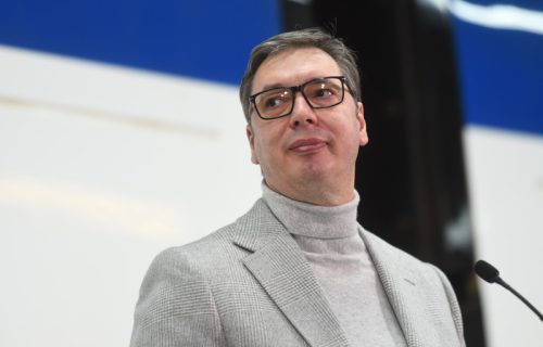 Predsednik Srbije se večeras obraća narodu: Vučić o svim TEMAMA u "Ćirilici" od 21 čas