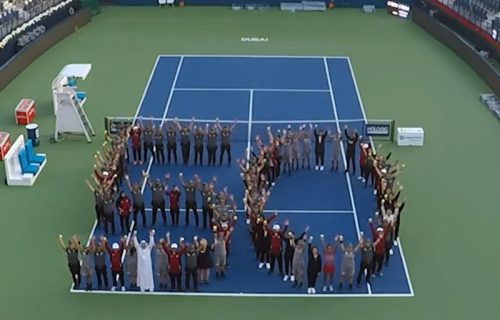 Lepe scene u Dubaiju: Veliki dan za ženski tenis obeležen simboličnom slikom! (VIDEO)