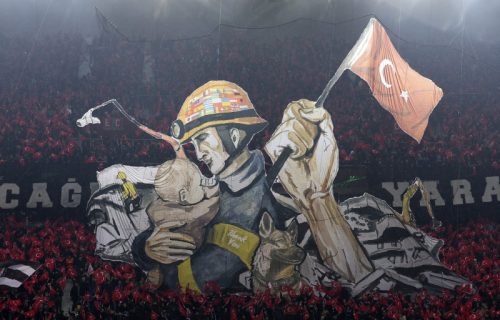 Odigran prvi meč posle zemljotresa: Bujica nikad viđenih emocija na fudbalskoj utakmici u Turskoj (VIDEO)