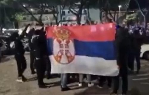 U Napulju se ori srpska zastava: Ovaj snimak će sve oduševiti, a pogotovo "Delije" (VIDEO)