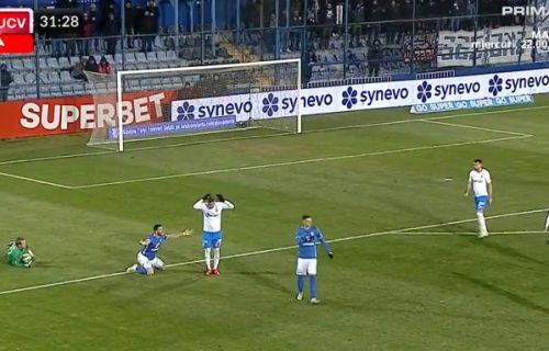 Komedija na fudbalskoj utakmici: Pogledajte možda najsmešniji dosuđeni VAR penal! (VIDEO)