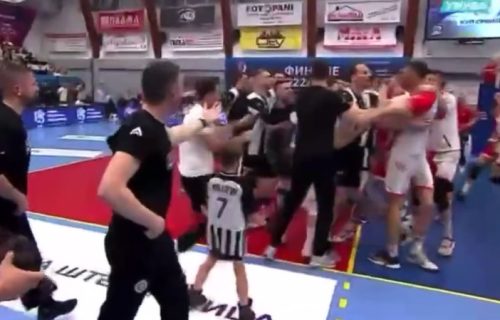 Sramne scene na finalu Kupa: Umalo došlo do tuče između odbojkaša Partizana i Vojvodine! (VIDEO)