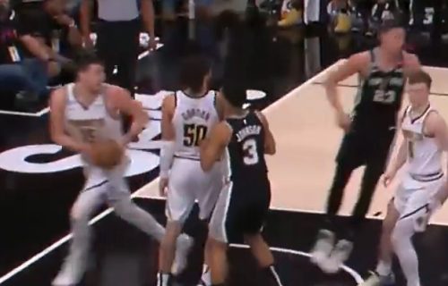 Ovo može samo Jokić: Nikola ima oči po celom terenu, dva puta im je prodao istu foru (VIDEO)