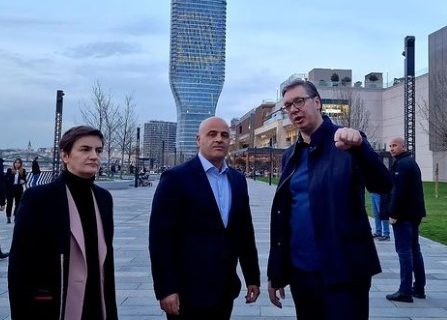 Vučić i Brnabić dočekali Kovačevskog: Kažu da se tokom dobre šetnje smišljaju NAJBOLJI PLANOVI (FOTO)